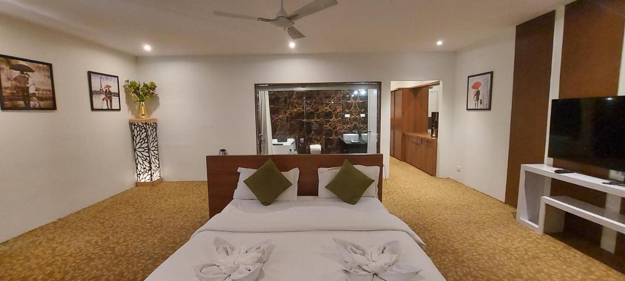 The Windmill Resorts Malvan Luaran gambar